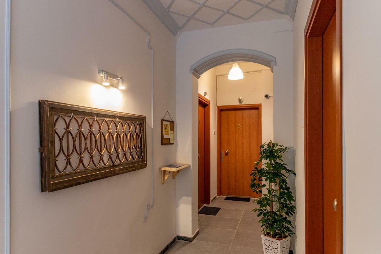 Ports Crossroad C Appartement Piraeus Buitenkant foto